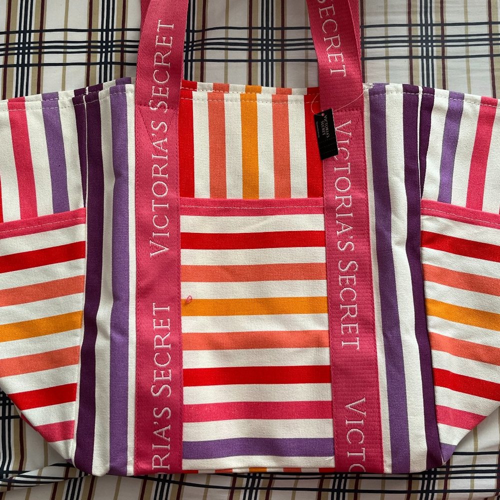 Victoria's Secret Weekender Tote Bag - Picture 4 of 8